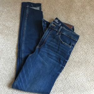 New Hollister Dark Wash Jeans